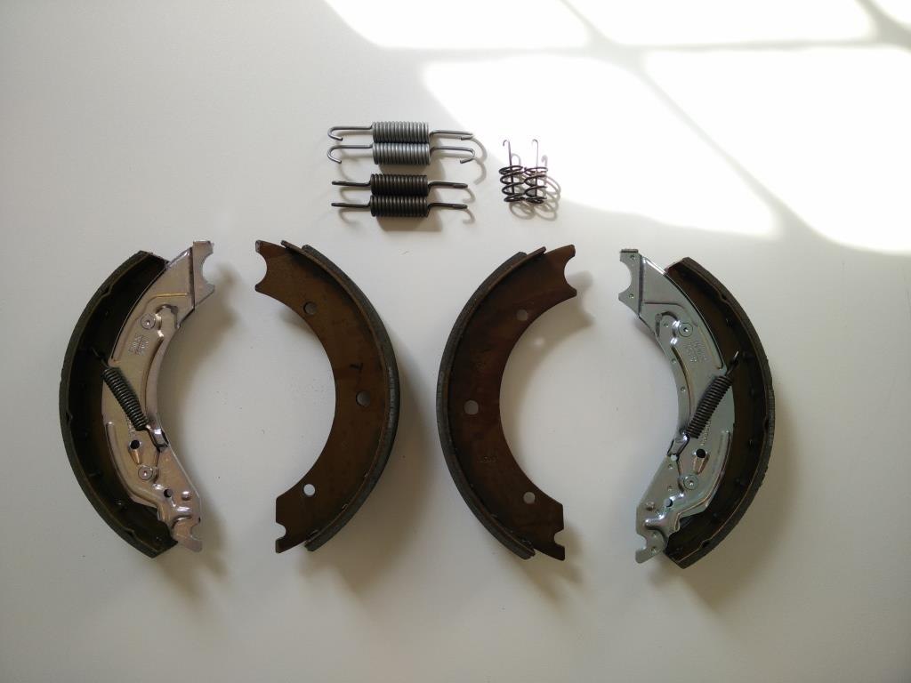 Bremsebakkesæt Knott 250x40mm