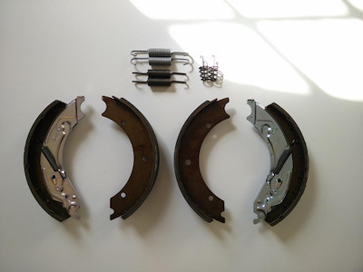 Bremsebakkesæt Knott 250x40mm