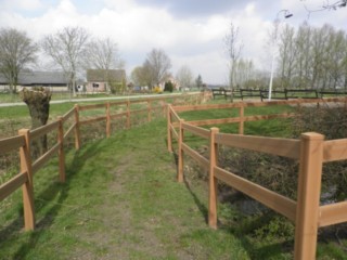 PVC Artwood Hestehegn