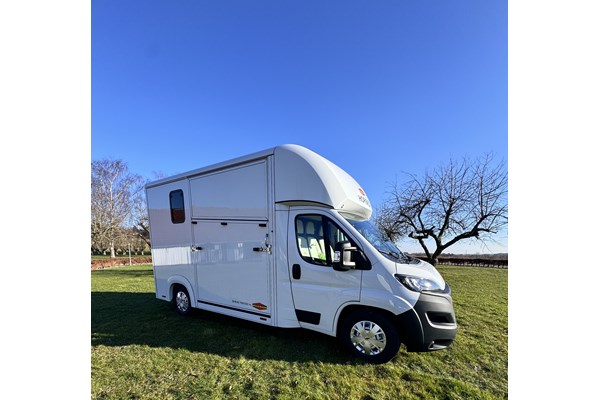 Böckmann Compact Stald heste bil