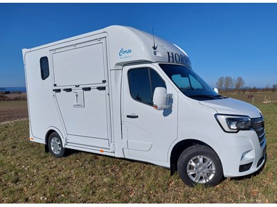 Corso 2-Hestes Renault Master Hvid