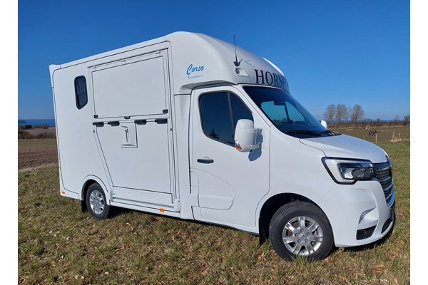Corso 2-Hestes Renault Master Hvid