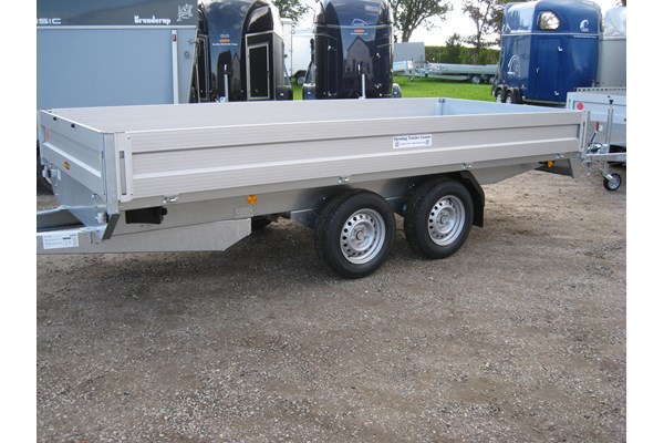 Ladtrailer 2700kg 4 timer