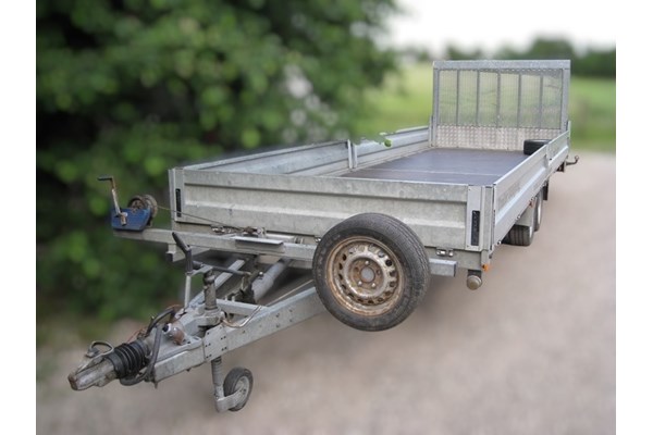 Multitrailer Maskintrailer Weekend